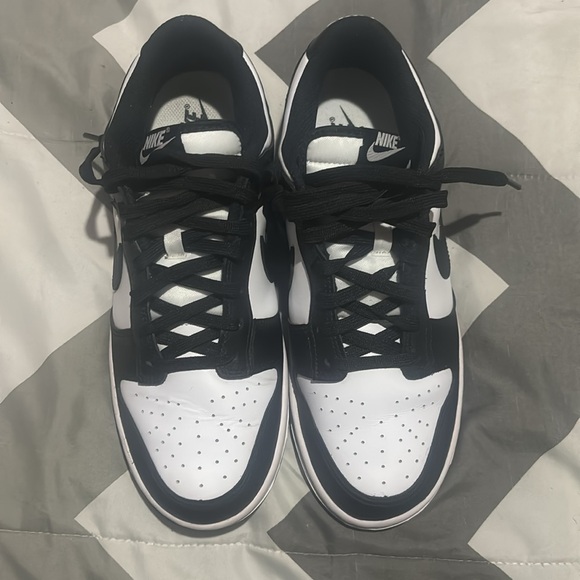 Nike Panda Dunks - Picture 2 of 3